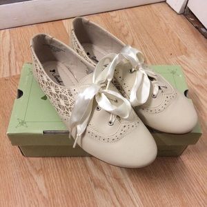 Sarah-Jayne Oxfords